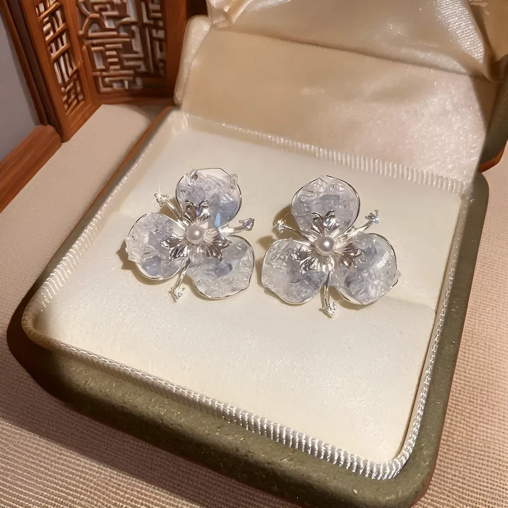 South Korea blue butterfly flower stud earrings for women, electroplated mixed material, flower shape, 1.5cm diameter, one pair