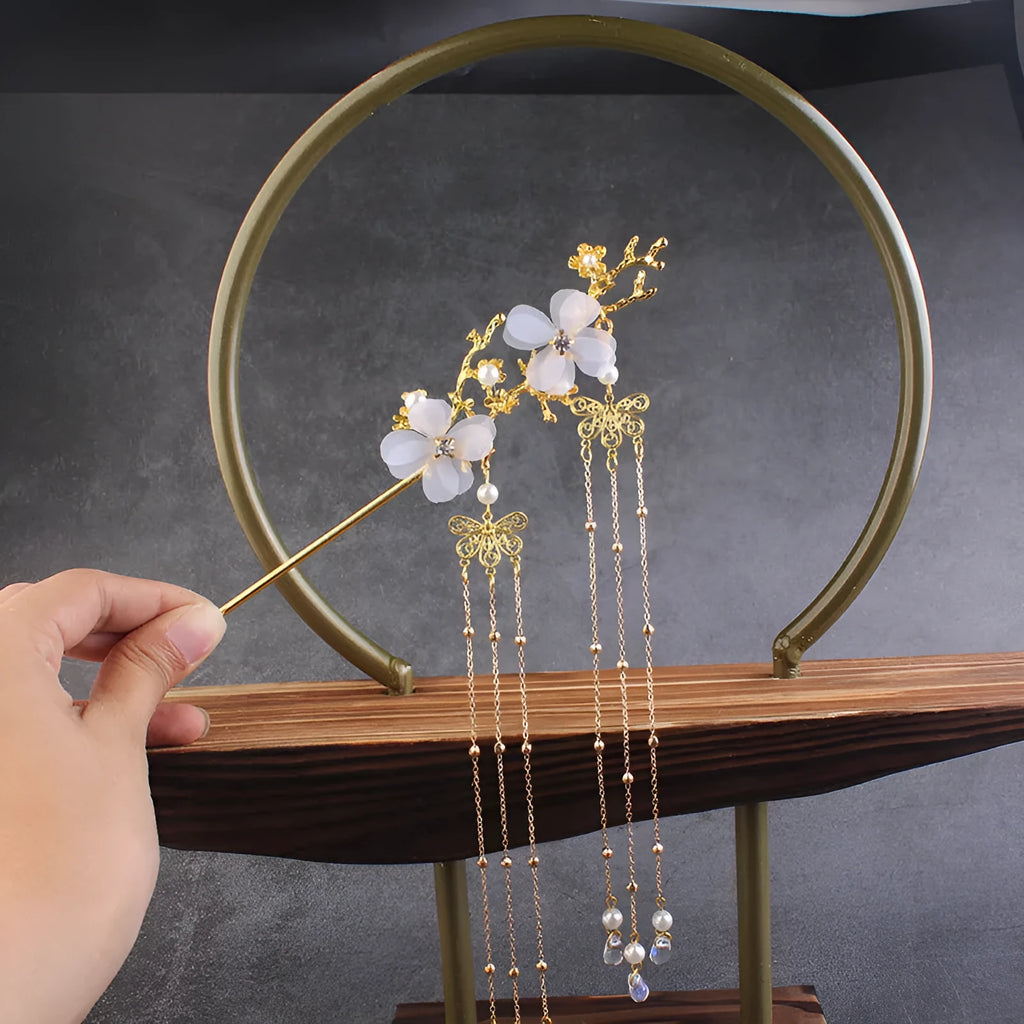 Ancient style Hanfu plum blossom branch tassel hairpin white flower drill clip gold and silver metal