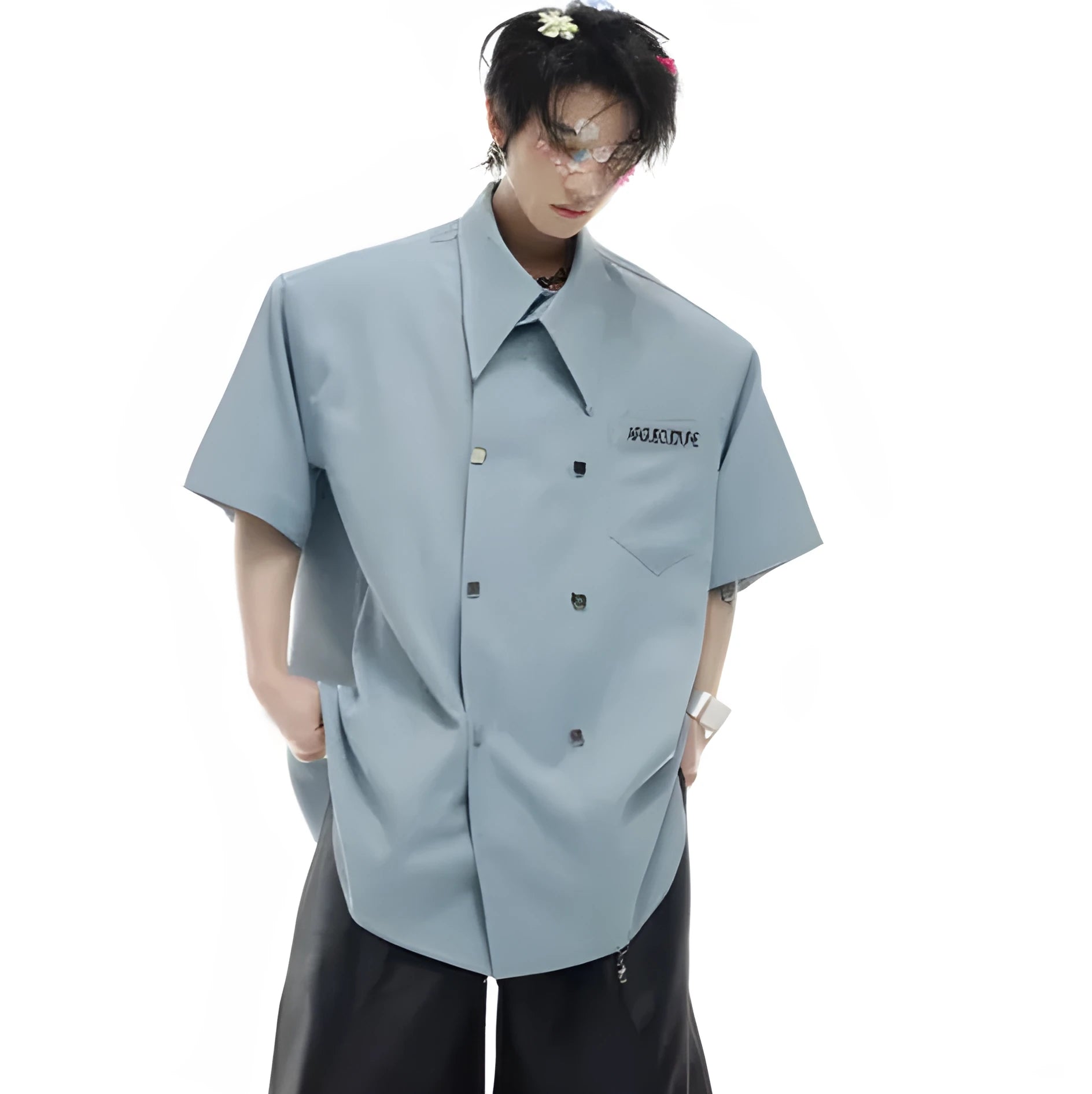 Men's loose casual short-sleeved shirt in blue with lapel collar and button details