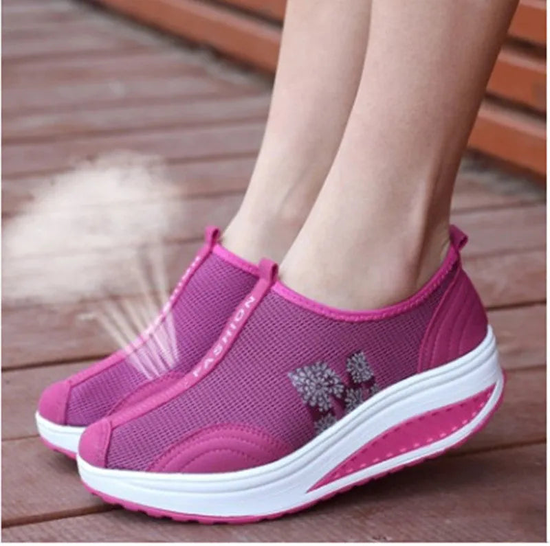 Women's casual solid colour mesh platform sneakers with wedge heel 3-5cm in 259 Black