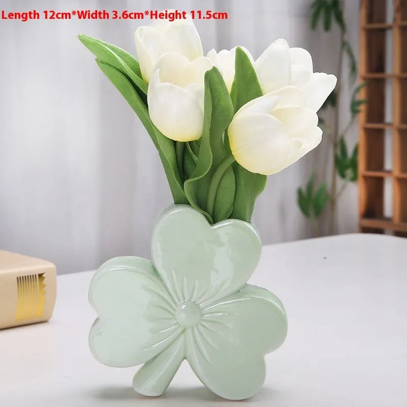 European style clover ceramic vase in white porcelain with choice of four colours