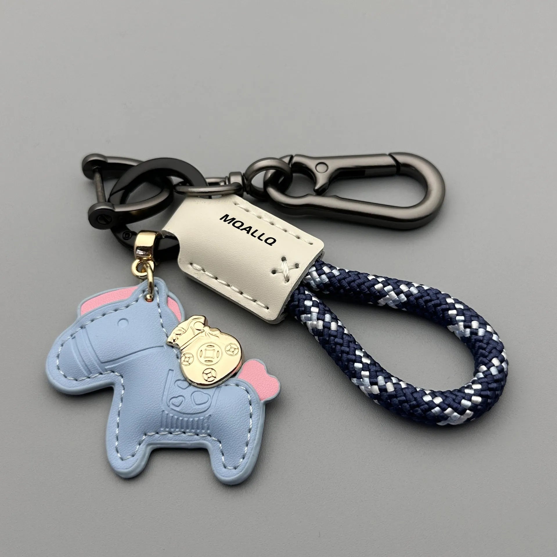 Handmade cowhide car key ring pendant with zinc alloy pony buckle charm and plant flanelle rope loop