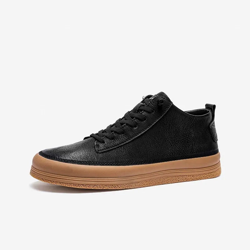 Men's black leather casual shoes with white soles and lace-up front.