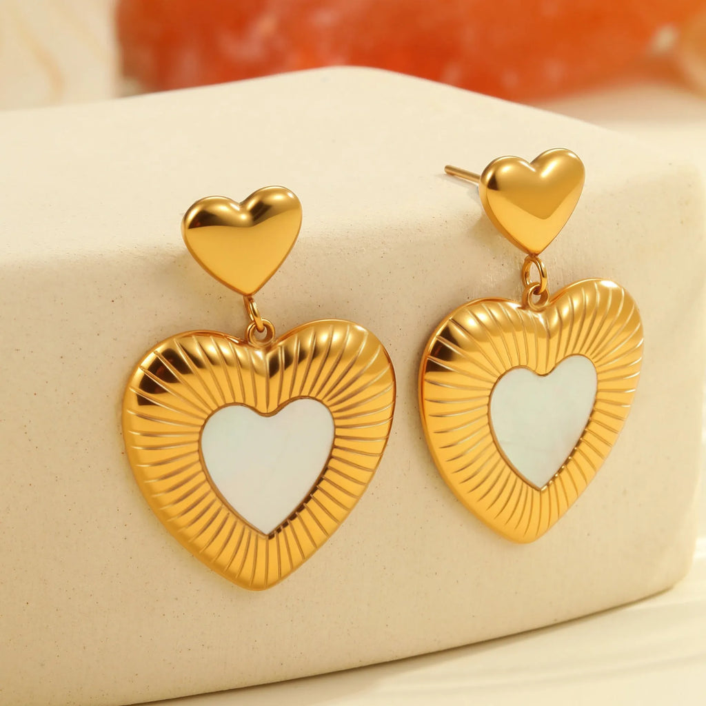Women's gold electroplated heart-shaped earrings with fritillary design on stainless steel