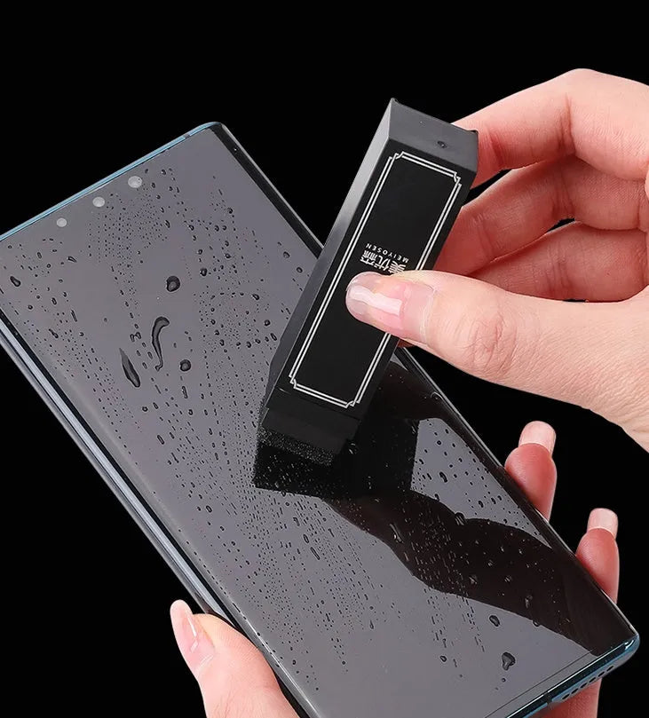 Disposable mobile phone screen cleaner kit with 40 cleaning sheets in black packaging