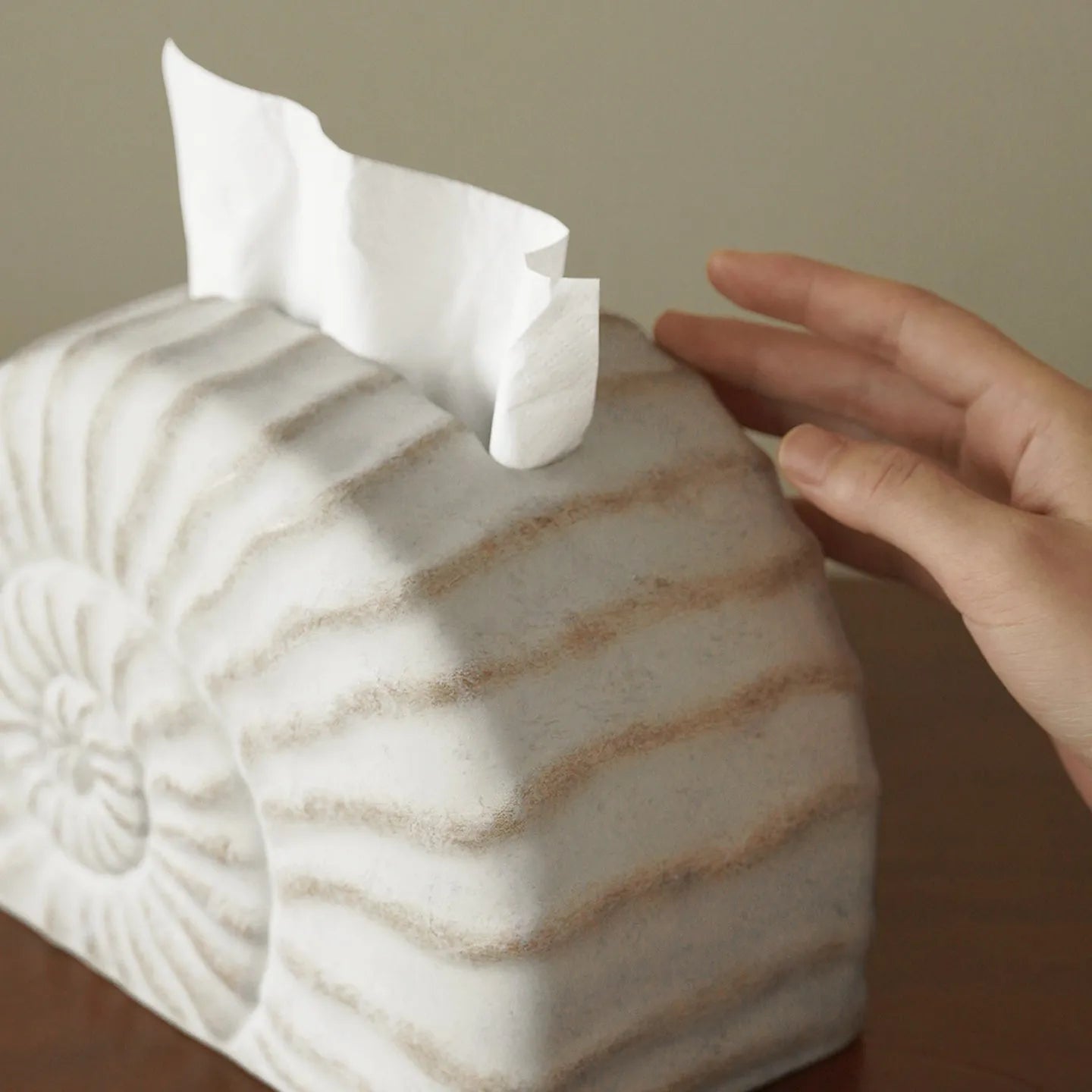 Resin tissue box cover with conch shell pattern design decorative home accessory