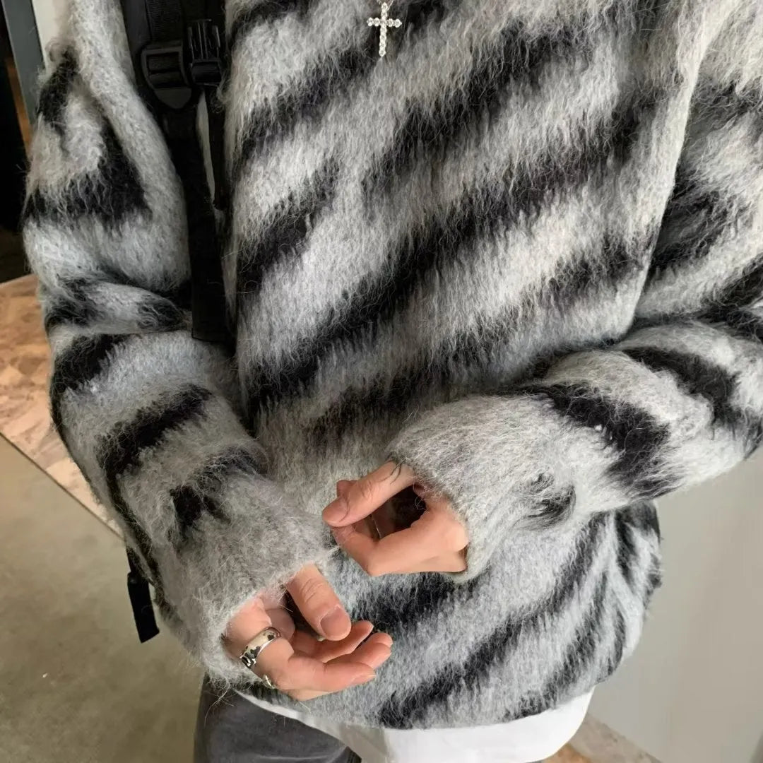 Zebra stripe retro cardigan men's loose knit sweater in cotton blend, gray colour, long sleeves
