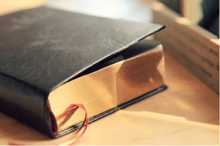 Large thick leather Phnom Penh notebook with 480 pages, gold cover, 17x12 cm