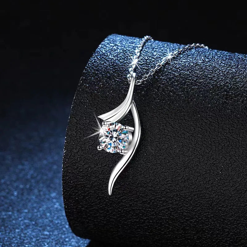 925 sterling silver necklace with four-claw 1 carat moissanite round geometric pendant on O-shaped chain, white gold colour
