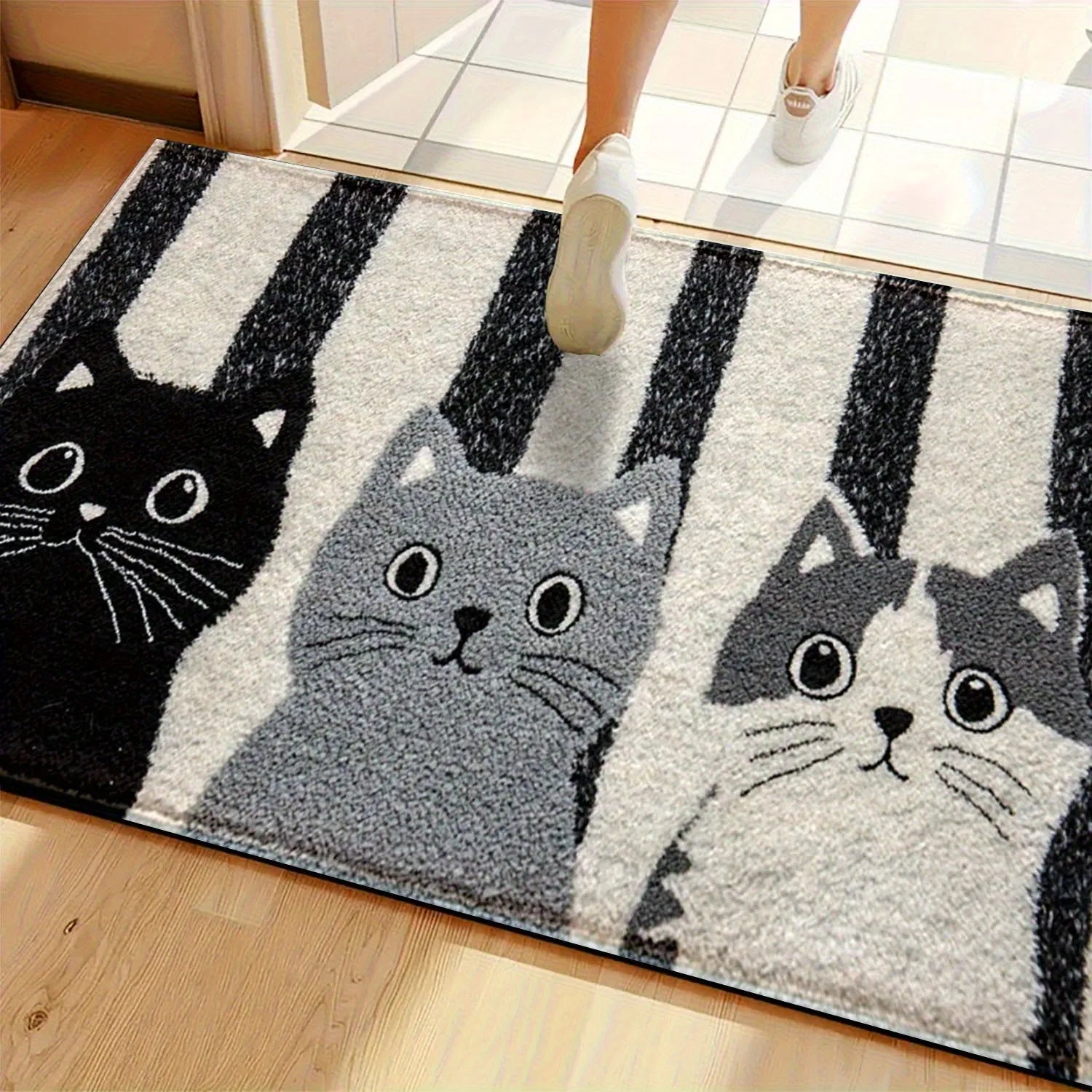 Bathroom absorbent floor mat with three kittens cartoon design, thick cashmere surface, 40x60cm size
