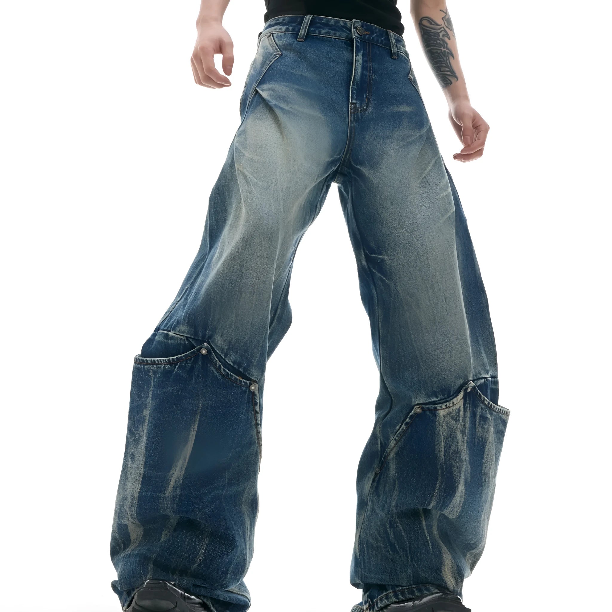 Men's verdant blue jeans with retro washed burst pattern and curved knife design in loose fit