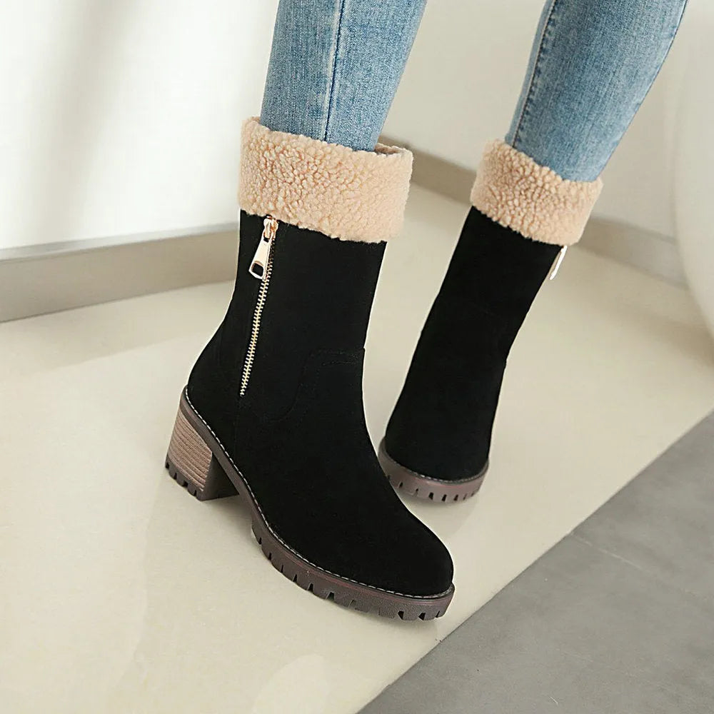 Snow boots with rubber sole and plush lining in black, grey, green, or orange colours