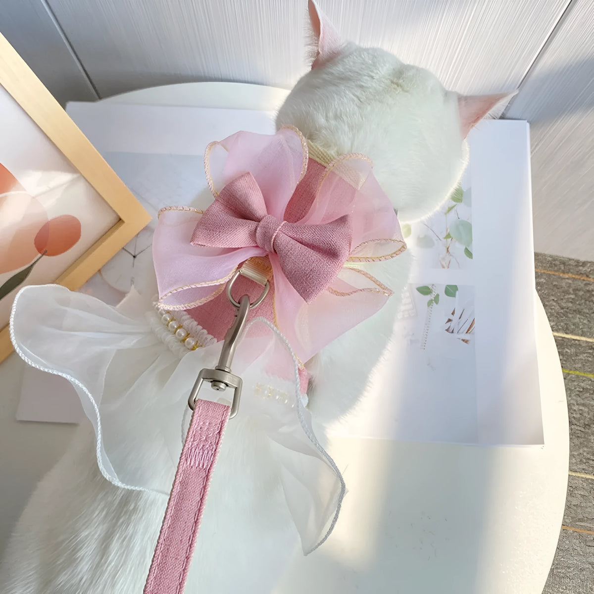 Vest-style nylon pet leash with pearl chiffon chest strap in blue and pink for dogs and cats