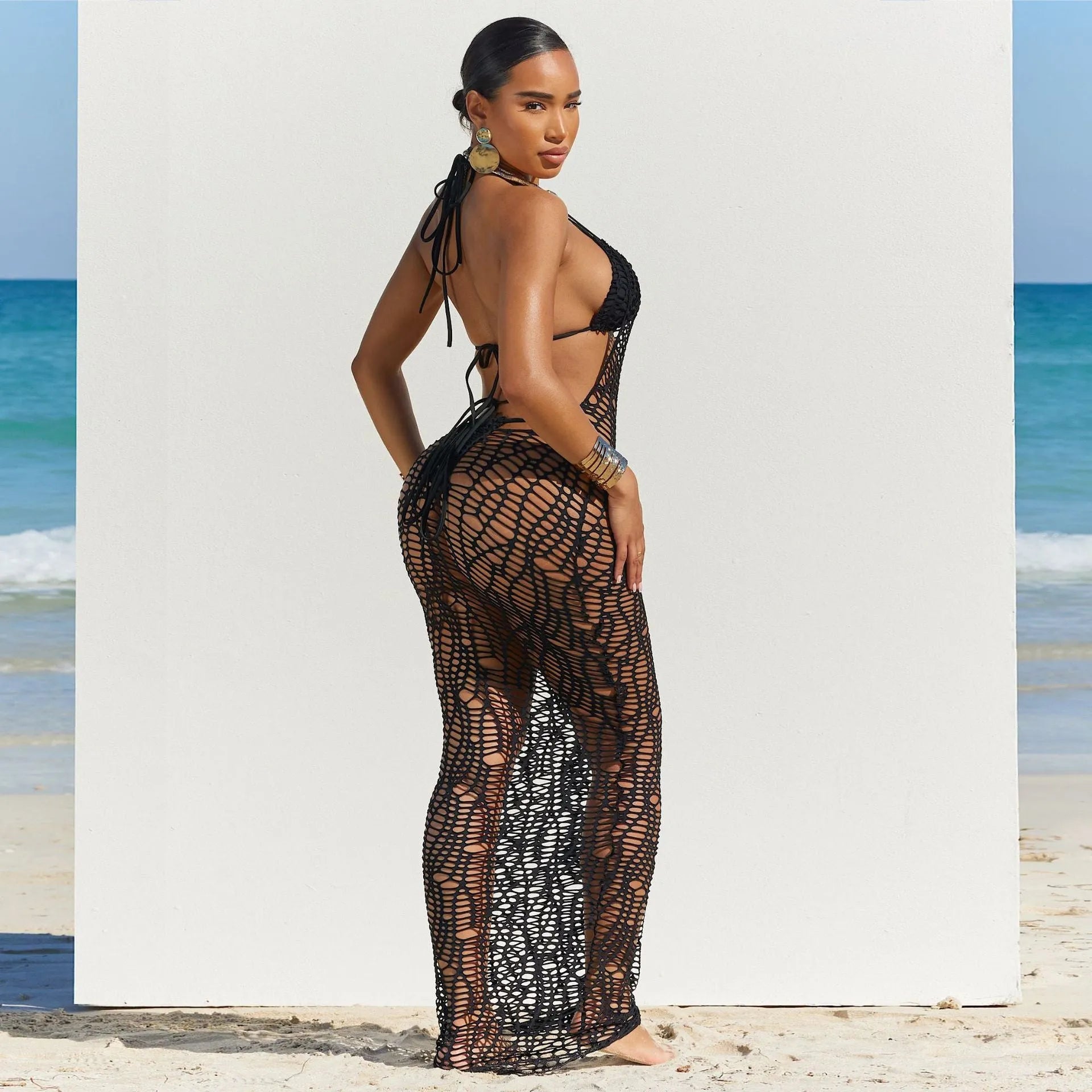 Women's hollow-out nude back halter three-piece swimsuit set in solid colour polyester