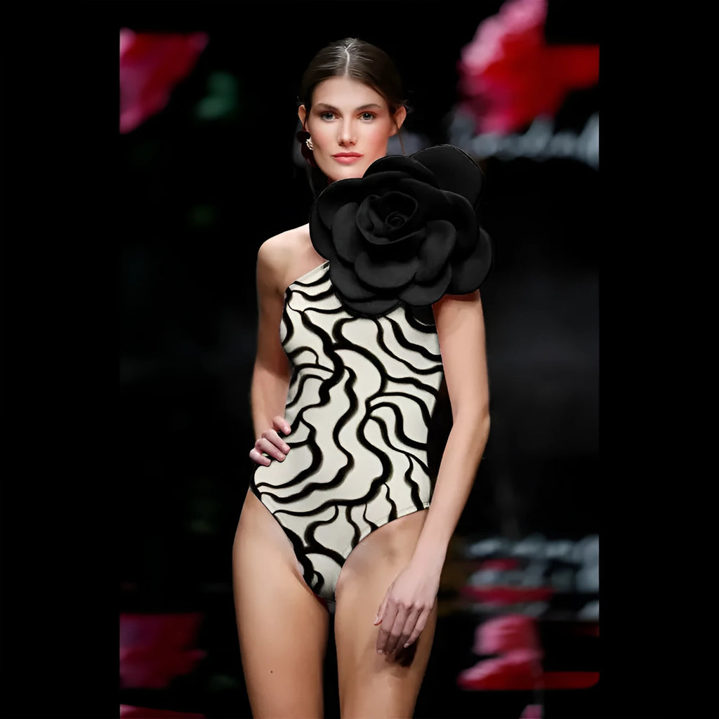 One-piece swimsuit with three-dimensional floral patterns in European and American fit