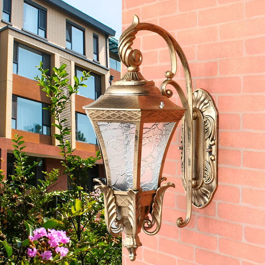 European-style outdoor wall lamp in black or bronze for courtyard lighting