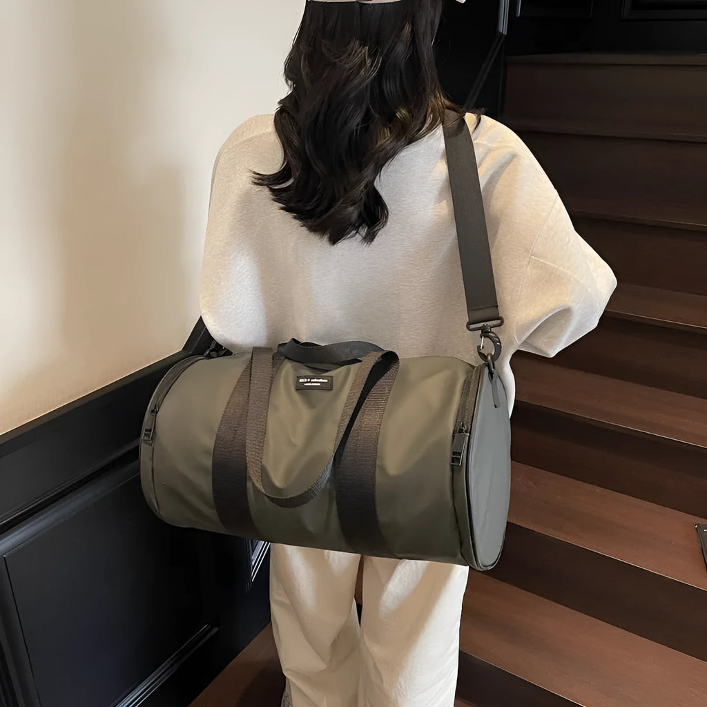 Waterproof Oxford cloth sports handbag in black, dark gold, or dark grey for men and women leisure travel
