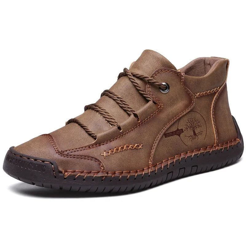 Men's leather casual boots in multiple colours with round toe and rubber soles
