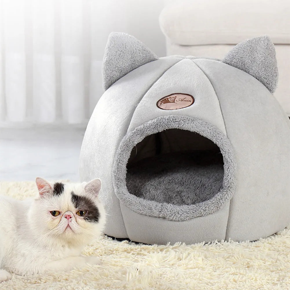 Fully enclosed winter cat nest sofa bed in plush fabric, size available up to 40cm