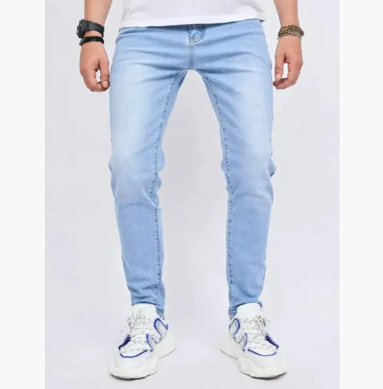 Men's light blue slim-fit stretch jeans with water-washed cotton denim
