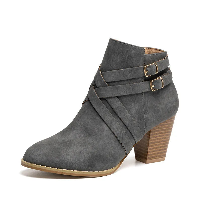 Plus size women's ankle boot with a chunky 7cm heel and side zipper in grey.