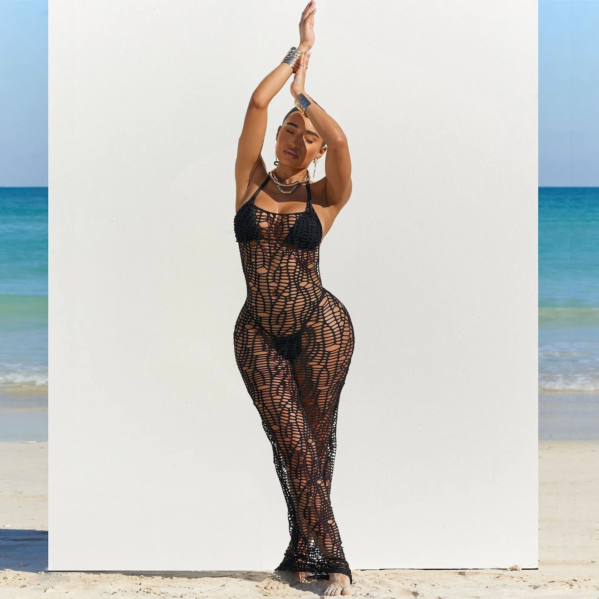 Women's hollow-out nude back halter three-piece swimsuit set in solid colour polyester