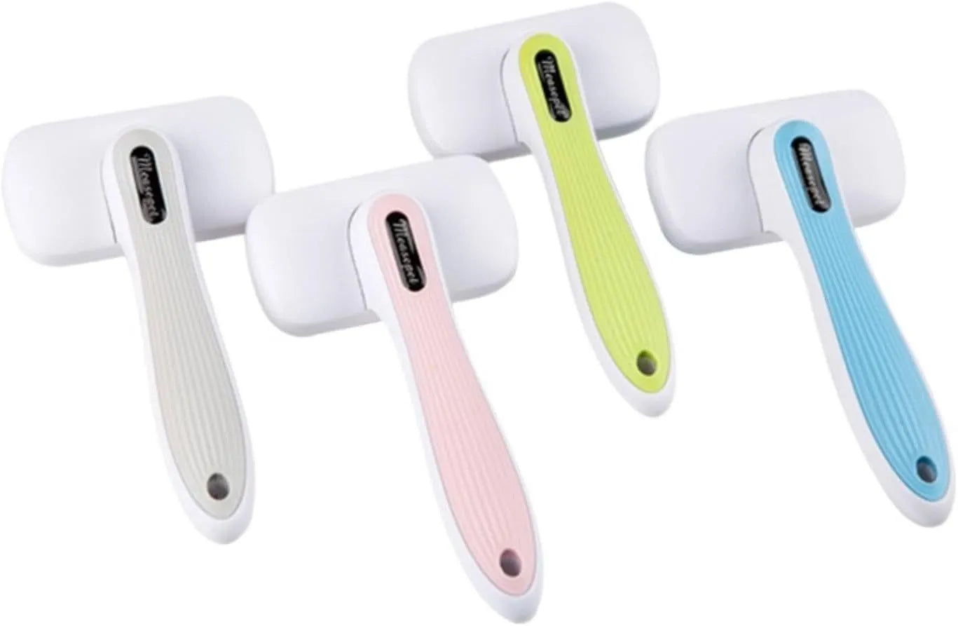 Automatic pet hair removal comb in blue colour measuring 10.7x19.5cm