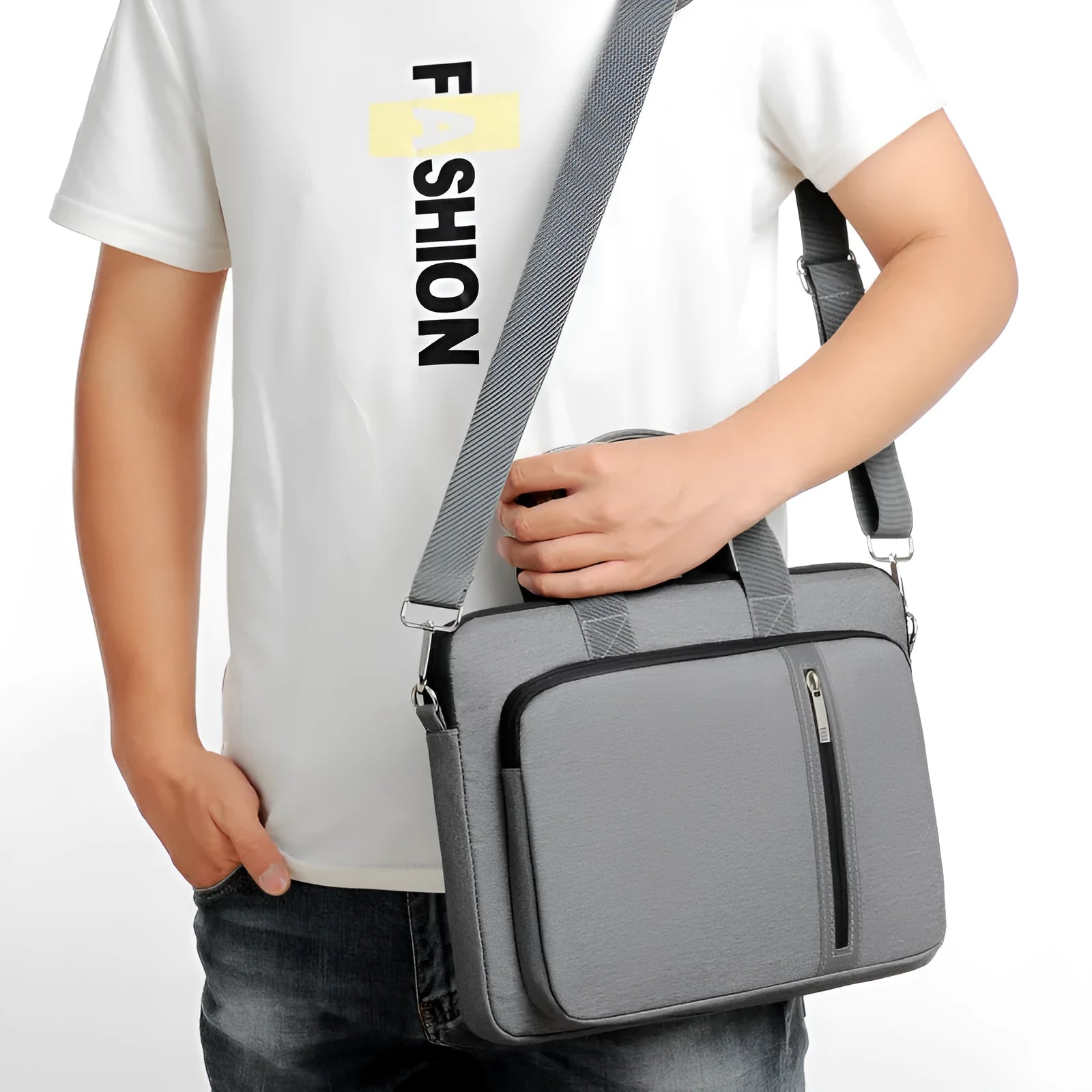 Large capacity nylon shockproof notebook bag in black, suitable for 15.6-inch laptops