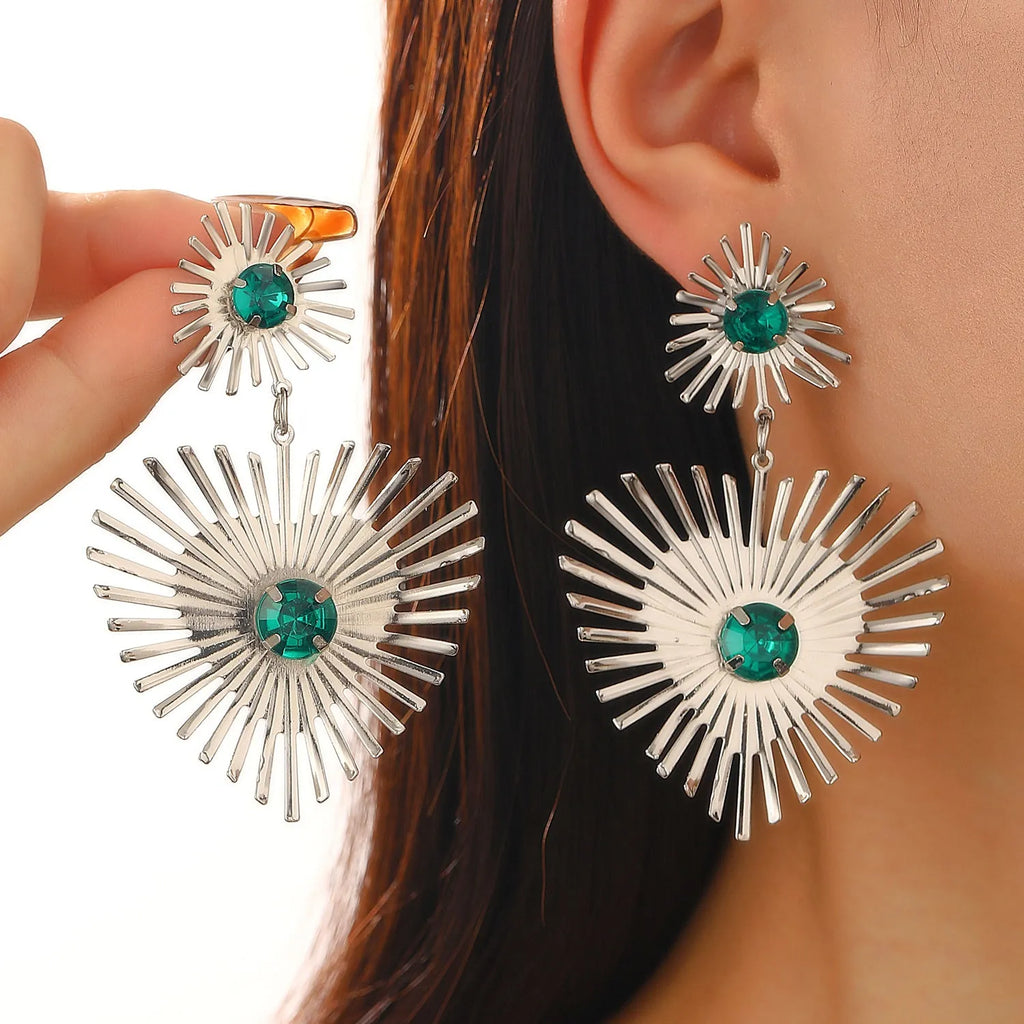 Bohemian sunflower heart-shaped earrings with rhinestone details in gold, alloy construction for women