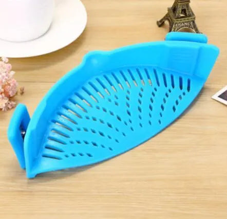 Silicone clip-on kitchen strainer with stainless steel mesh in blue colour