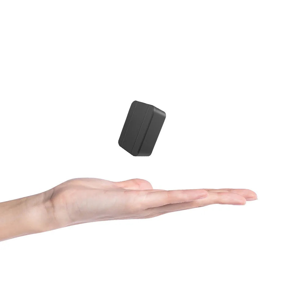 Black pet mini GPS locator with ABS body, USB charging, 48mm x 32mm x 20mm, 480-hour battery