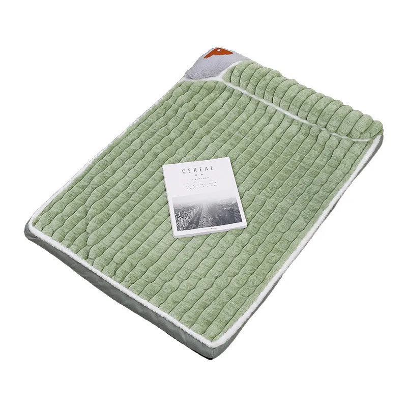 Removable winter warm pet pad in coffee, grey, or green, available in M, L, XL, and 3XL sizes.
