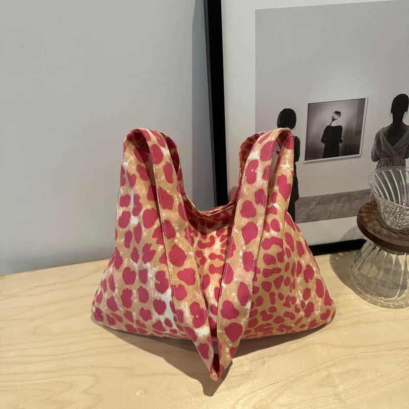 Simple large capacity leopard print shoulder messenger bag in black with single strap