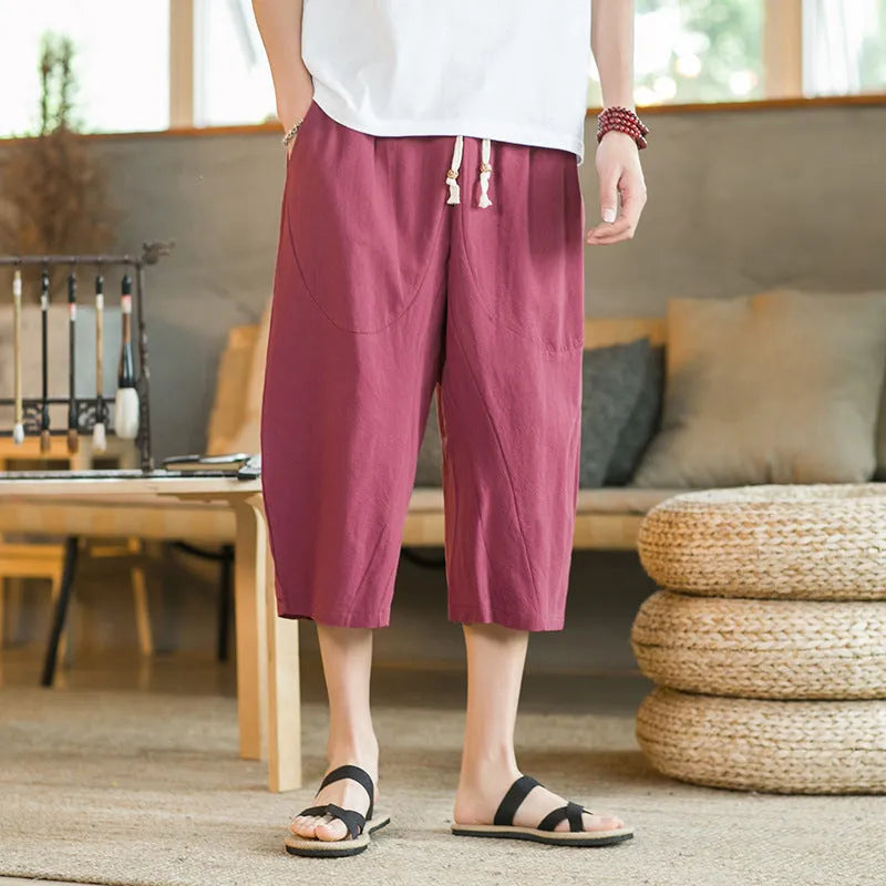 Women's plus size linen casual shorts in straight leg cut with skinny opening.