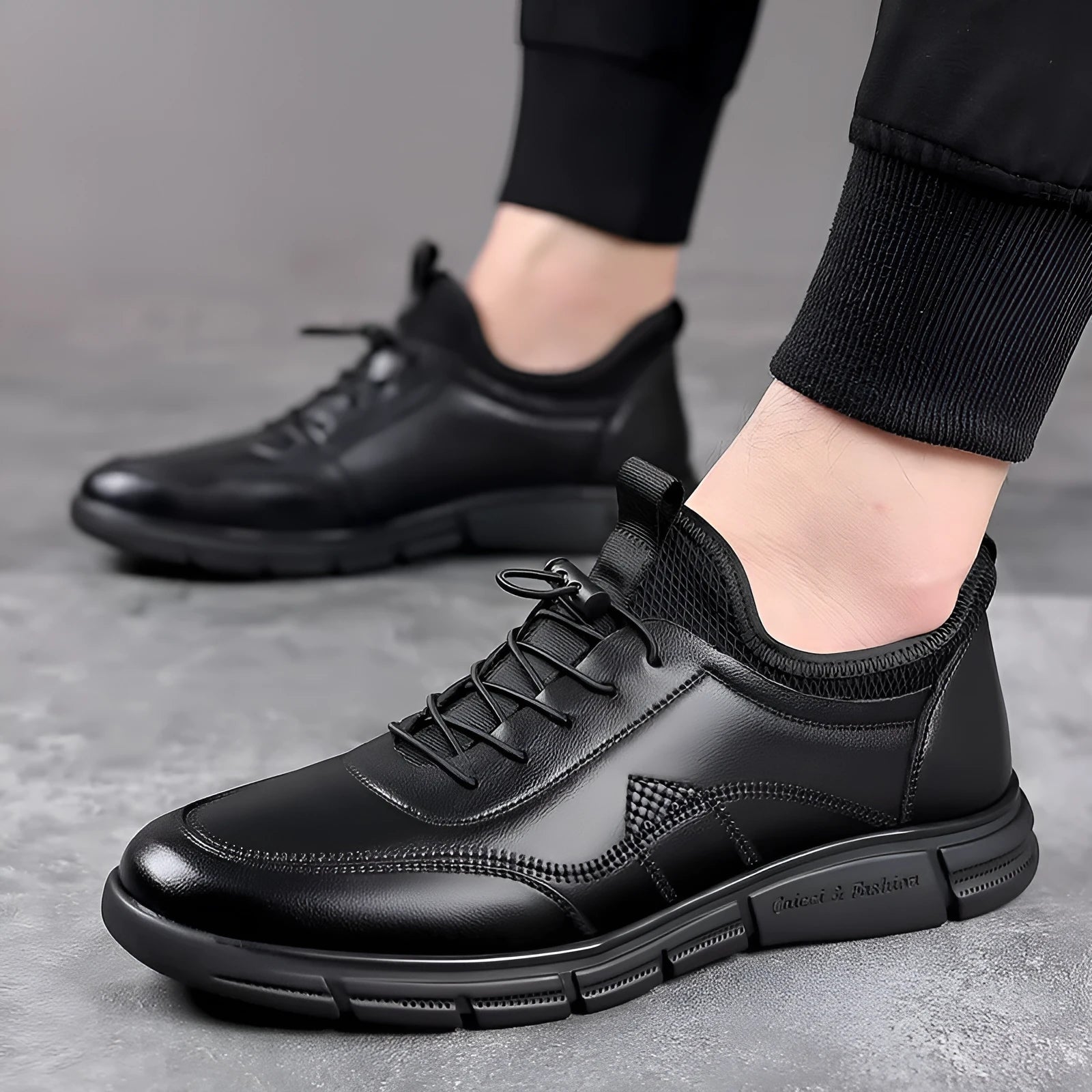 Men's black casual business shoes made of cowhide with leather stitching and a square low heel.