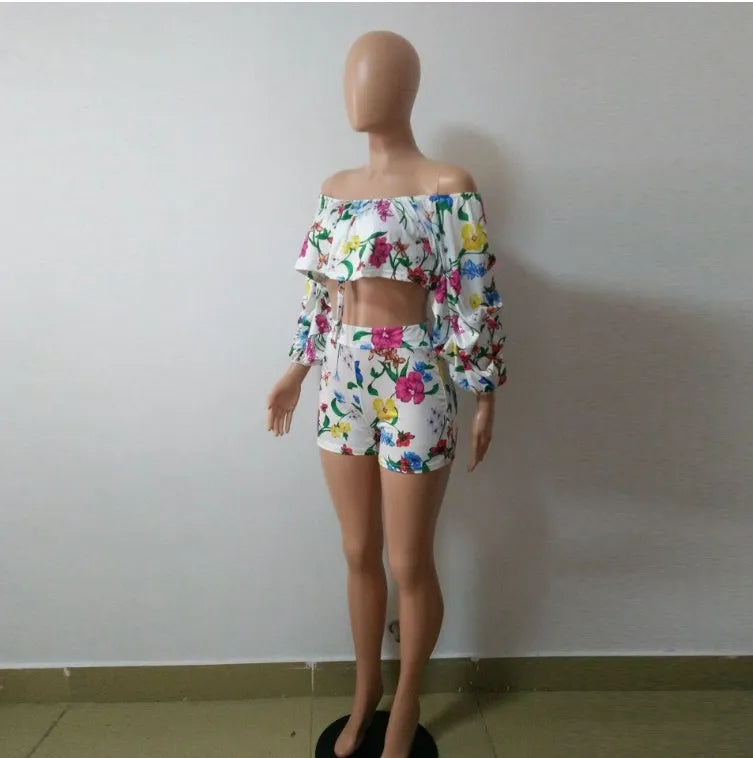 Women's two-piece casual set with long pile sleeves and digitally printed multicolour shorts