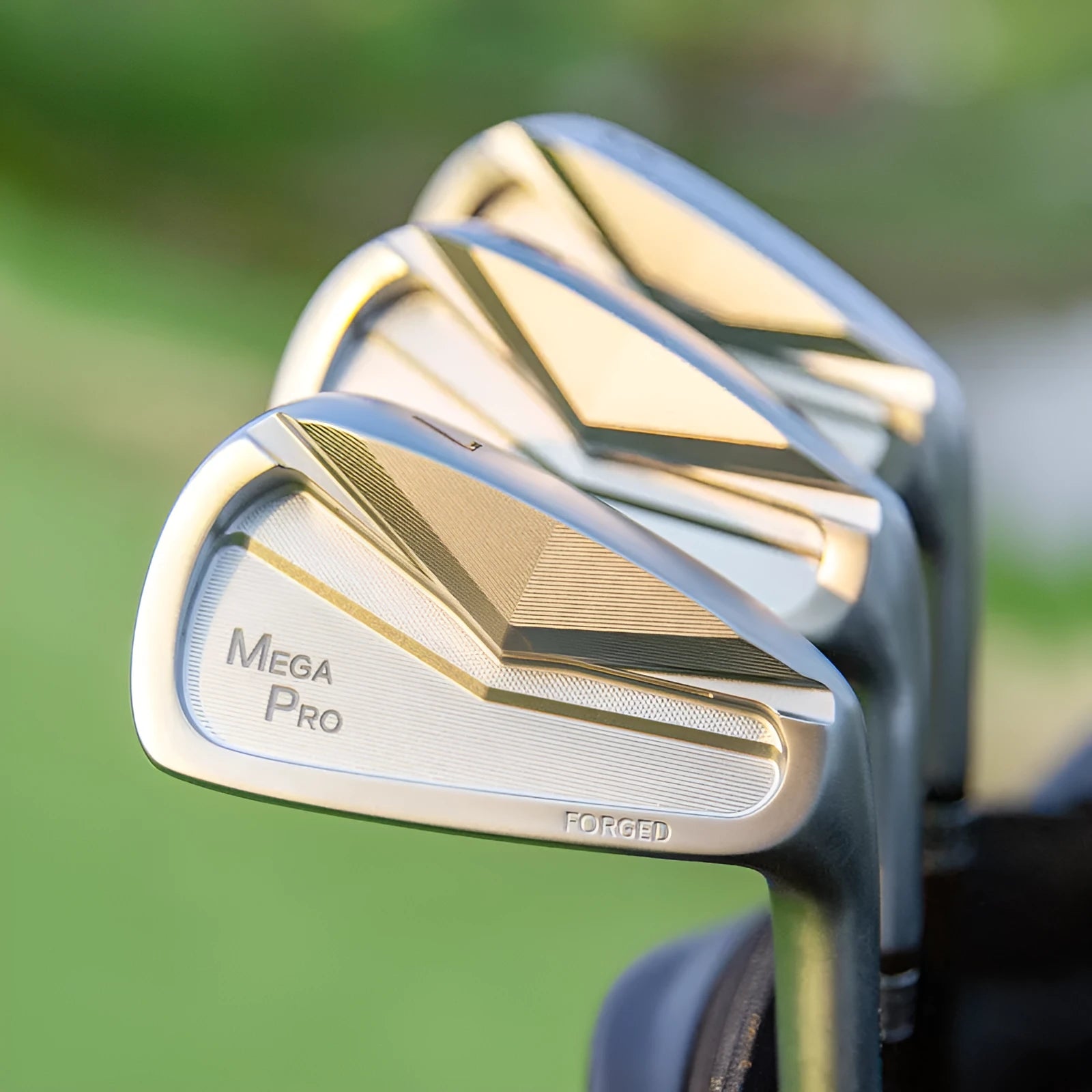 Men's golf iron 32 degree loft 1020 soft iron forged stainless steel head carbon shaft high rebound strike surface new rubber grip
