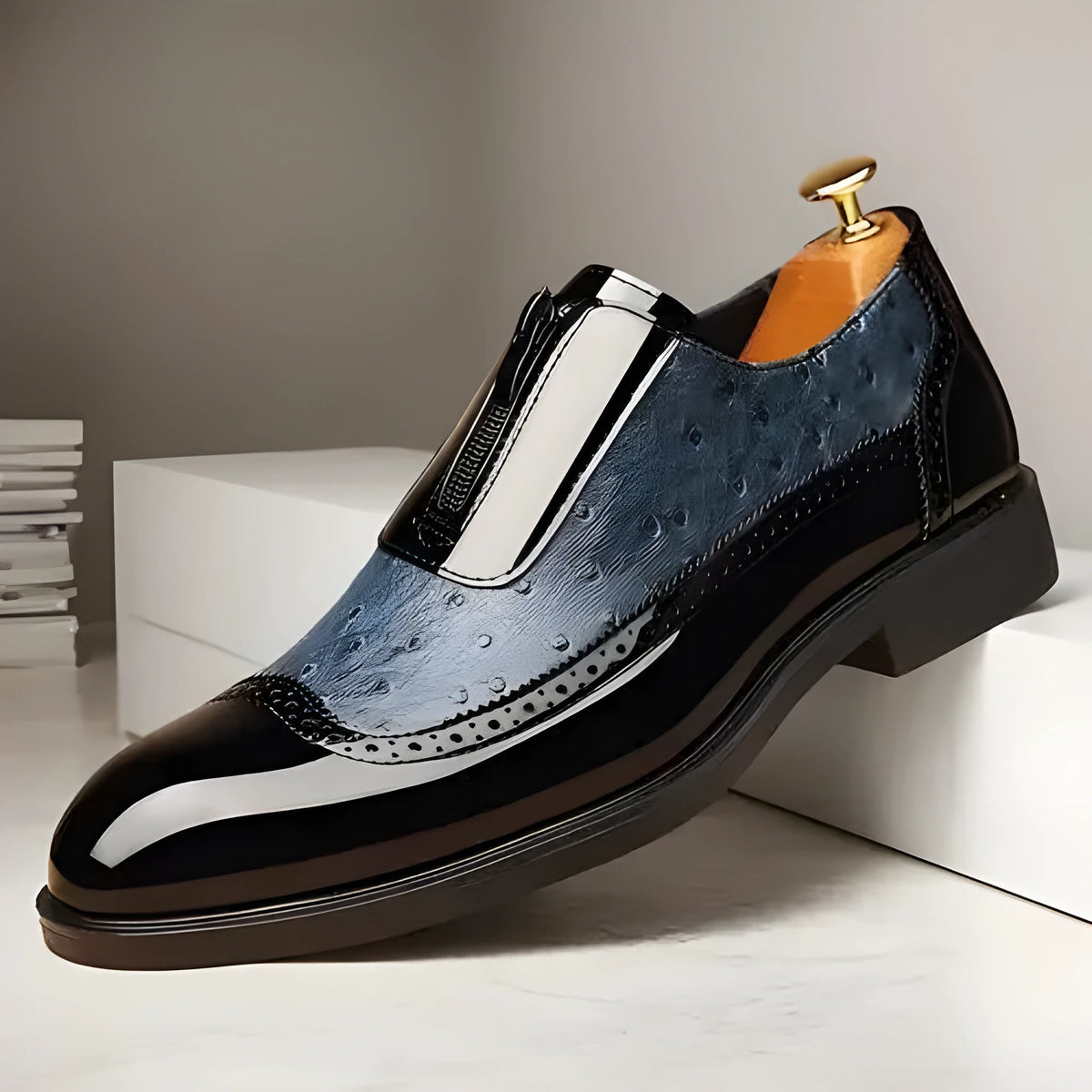 Men's black ostrich grain Chelsea shoe with pointed toe and zip fastening, size 39-47