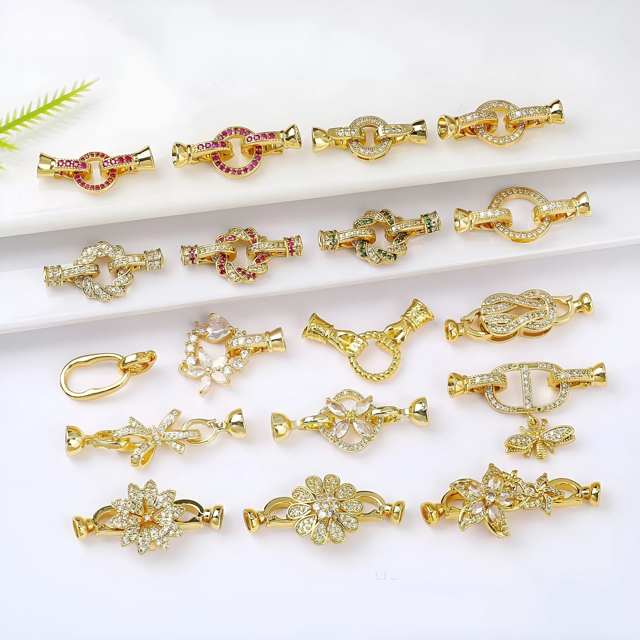 Small gold-plated jewellery buckle for DIY necklace making with three colour options
