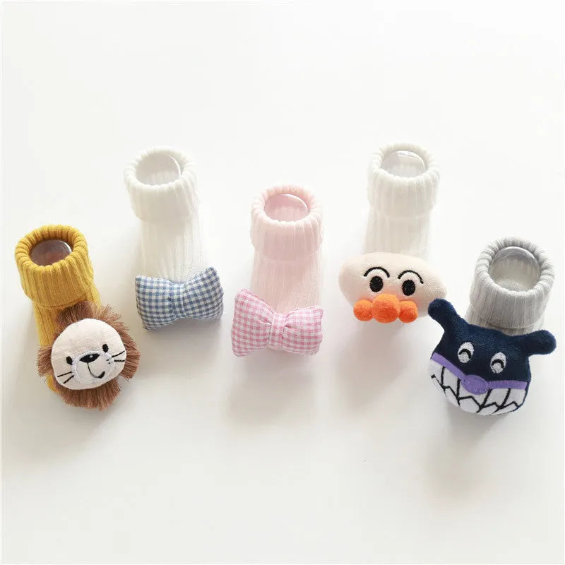 Baby socks in cotton with breathable sweat-absorbing features, available in multiple colours and XS S M sizes for infants