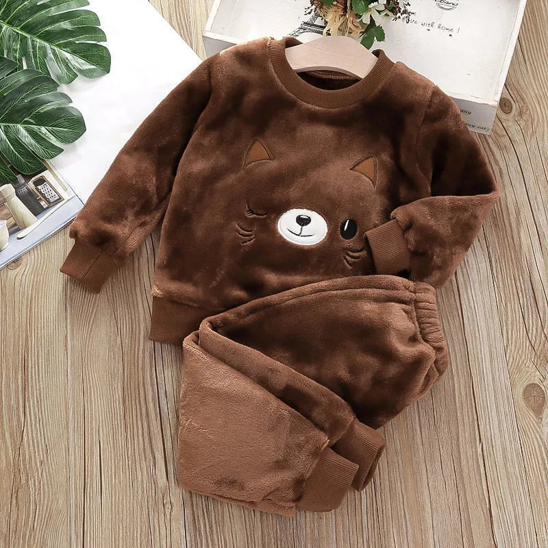 Flannel two-piece pyjama set for babies and children in brown, green, grey, pink colours