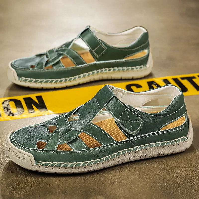 Lightweight women's low-top casual shoes with Velcro strap and non-slip rubber sole.