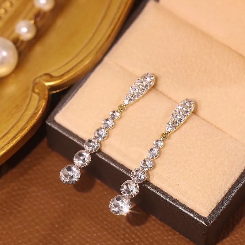 Sterling silver needle rhinestone tassel earrings, drop-shaped Korean style, silver colour, one pair