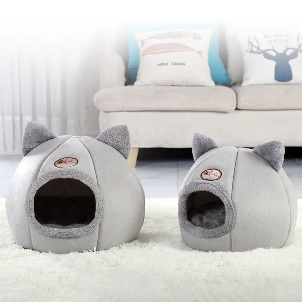 Fully enclosed winter cat nest sofa bed in plush fabric, size available up to 40cm