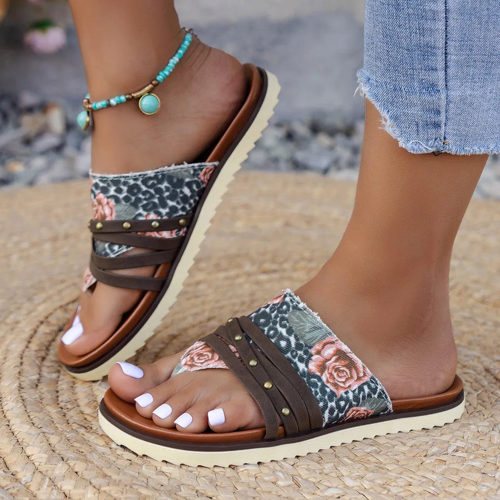 Women's candy colour flip-flop sandals with artificial PU upper and rubber sole in red rose colour