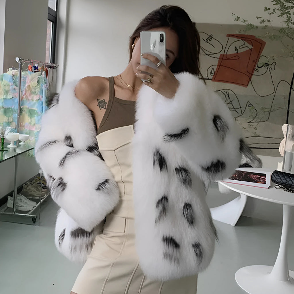 Women's black and white faux fur coat with Korean slim fit and 40cm short length