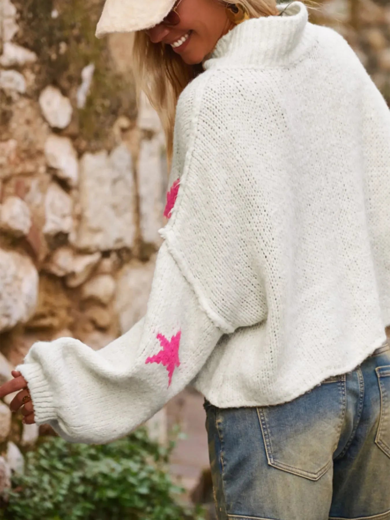 White women's turtleneck pullover with five-pointed star pattern in thick imitation velvet fabric