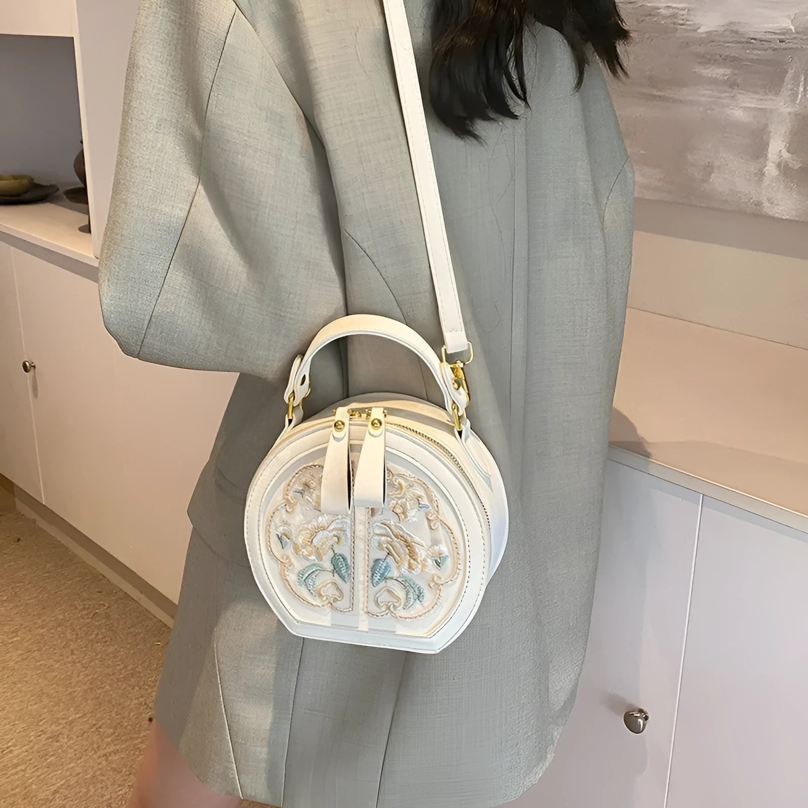 Chinese embroidery shoulder messenger bag in soft PU with horizontal square shape and zipped inner pocket