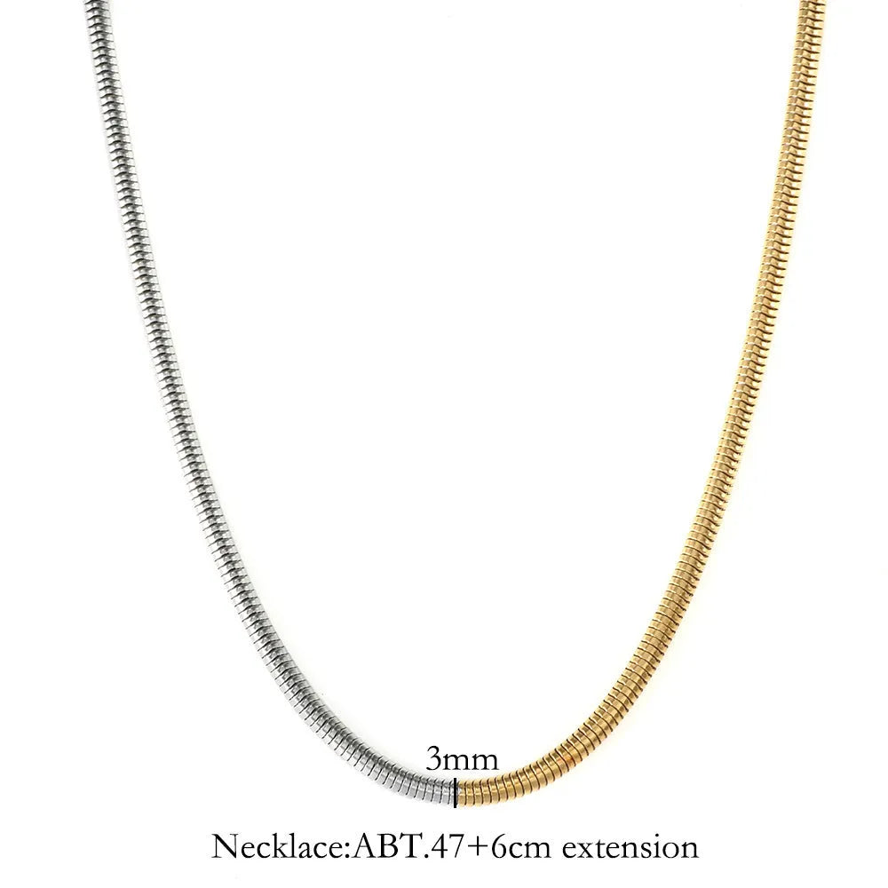 Golden snake bone chain necklace with 3mm thickness and geometric design for women's hip-hop fashion