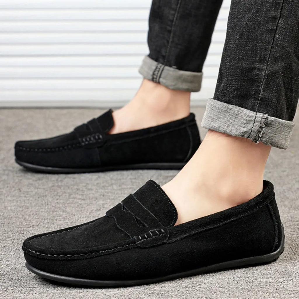 Men's cowhide suede loafers in various colours with round toe and slip-on design